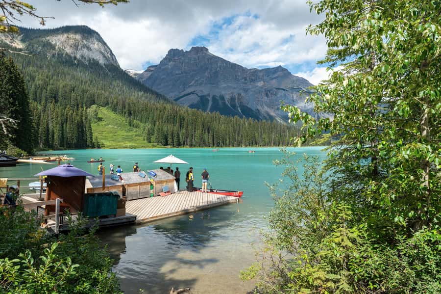 Lakes Moraine, Louise, Emerald, Johnston Canyon & Yoho Tour - Should you book this Lakes Moraine, Louise, Emerald, Johnston Canyon & Yoho Tour?