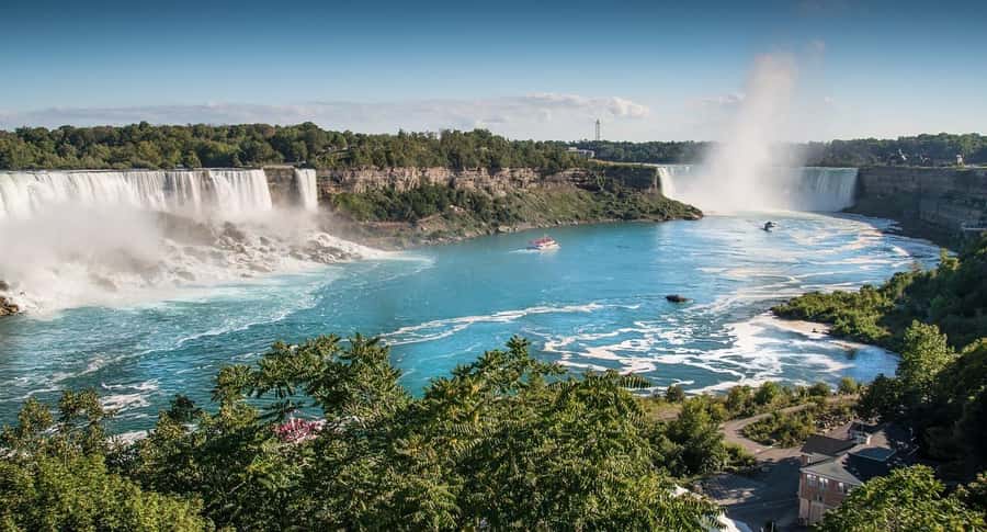 Luxury Day Trip: Niagara on the Lake, Wine & Falls - Niagara-on-the-Lake: heritage streets, easy wandering, and the right kind of free time