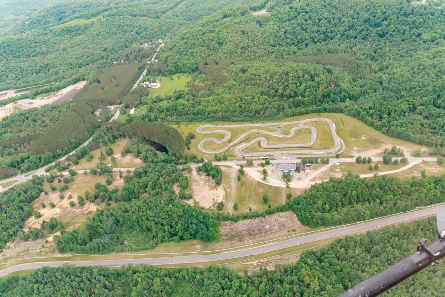 Mont Tremblant: Helicopter Tour with Optional Stopover - Should you book the optional stopover?