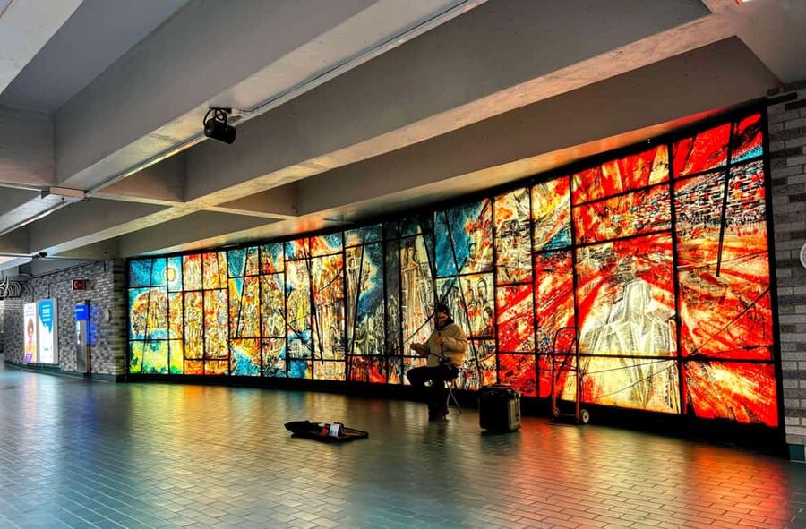 Montreal: 2-Hour Private Complete Hidden City Experience - Palais des Congres and Place des Arts: Where Culture Lives Indoors