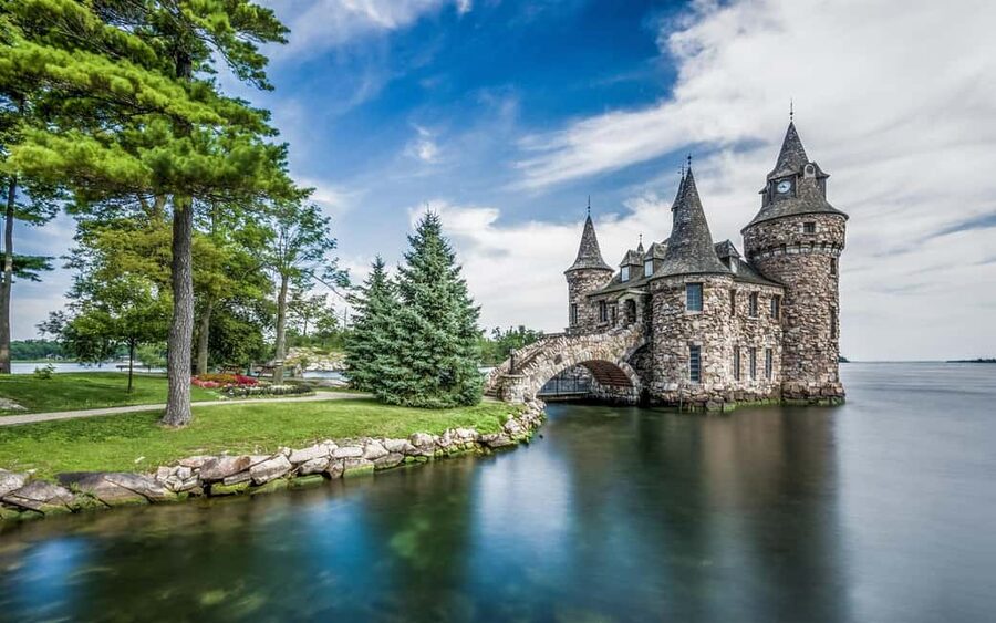 Montreal: 3-Day Toronto, Niagara Falls, Thousand Islands - Price and Value Check for This 3-Day Package