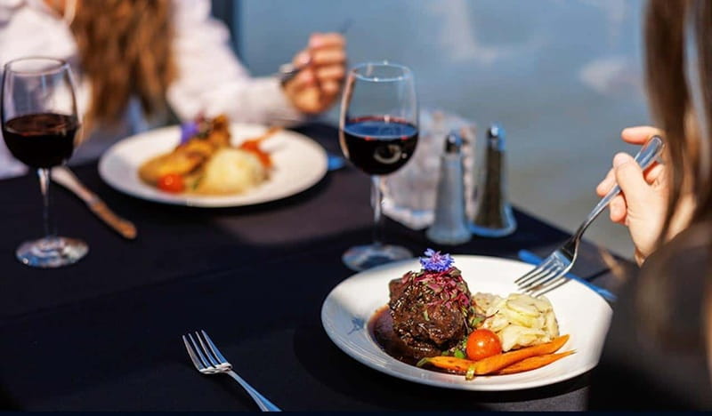 Montréal: 3 or 5-Course Dinner Cruise with DJ & Dancing - Key highlights you should care about