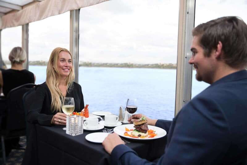 Montréal: 3 or 5-Course Dinner Cruise with DJ & Dancing - The 3-course vs 5-course meal, and what bistronomic really means