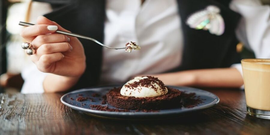 Montreal: Best of Montreal Food Walking Tour with Tastings - A 150-minute loop that actually makes sense