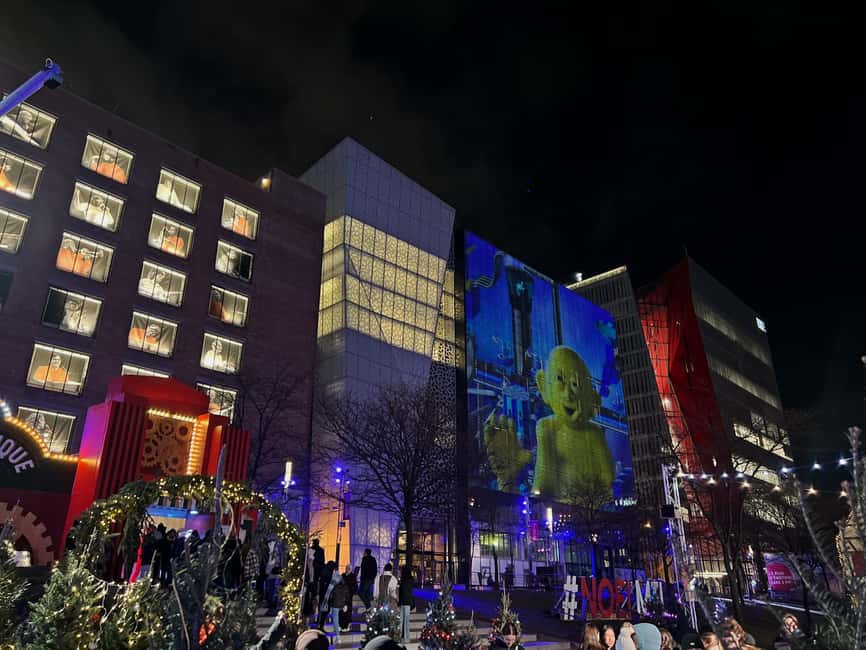 Montreal: Christmas Lights Private Walking Tour - Timing and pacing for a 2-hour Christmas lights walk