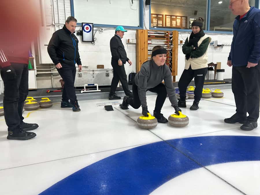 Montreal: Curling Experience with instructor and equipment - Key takeaways before you step on the ice