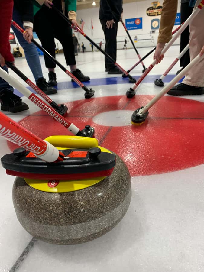Montreal: Curling Experience with instructor and equipment - Price and value: $105 for 150 minutes with coaching and equipment