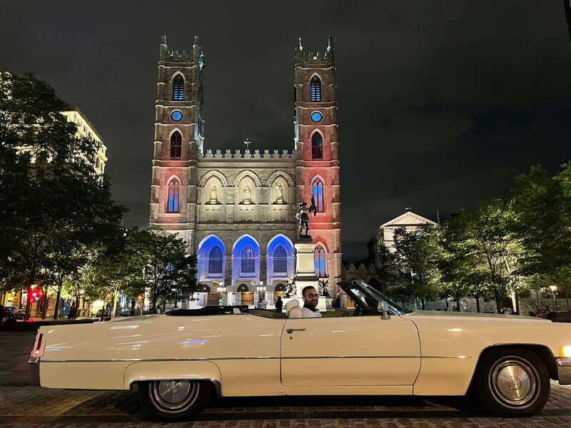 Montréal: Guided Tour in Vintage Convertible Cadillac - 3-hour Mount Royal option for skyline views and a quick nature break