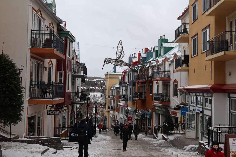 Montreal: Guided tour of the Laurentides Mont Tremblant - Leaving Montreal: The Northbound Ride Into the Laurentides