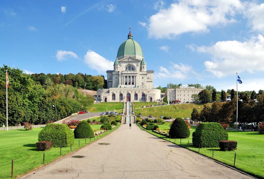 Montreal: Half-day Guided City Tour - Chinatown and Place Ville Marie: Neighborhood Flavor Added to the Sightseeing Mix