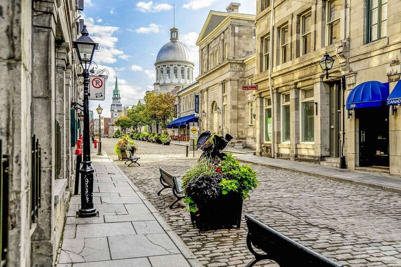 Montreal: Hop-On Hop-Off Double-Decker Bus Tour - Fine Arts Museum stop: where an afternoon breaks the ride rhythm