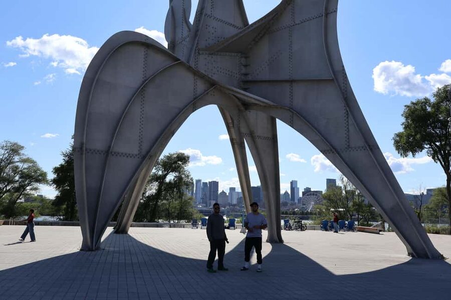 Montreal: Iconic Landmarks All-Inclusive VIP Experience - Westmount and Mount Royal Chalet, finding your best skyline angle
