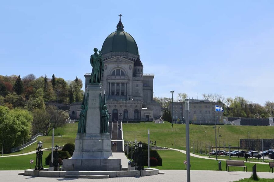Montreal: Iconic Landmarks All-Inclusive VIP Experience - The Circuit Gilles-Villeneuve drive, a Montreal thrill in motion