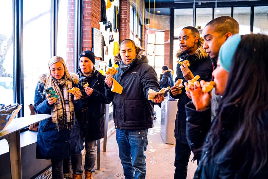 Montreal: Mile End Food Tour with 7 Local Favorites Tastings - How the 3 Hours Actually Feel: Walking, Sit-Down Breaks, and Full-Plate Math