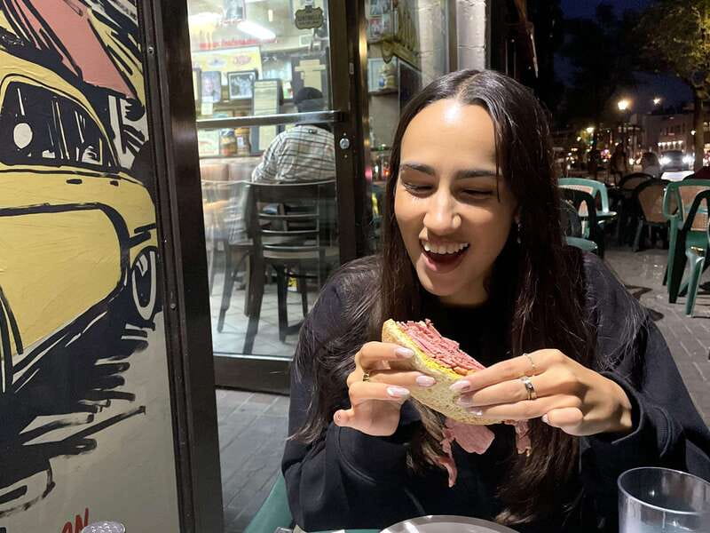 Montréal: Mile End Foodie Tour with Tasting - What you will taste: bagels, poutine, smoked meat, and dessert stops
