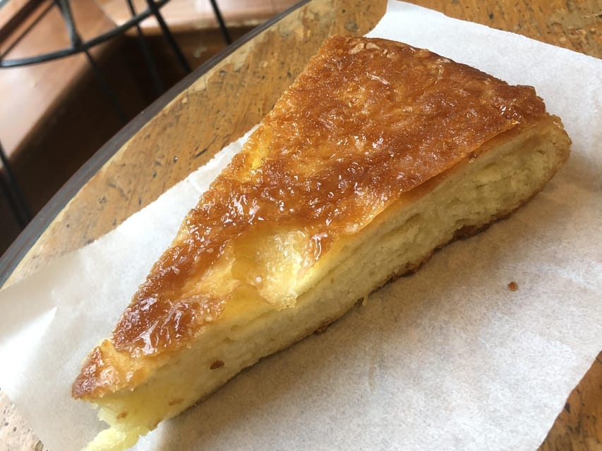 Montréal: Mile End Foodie Tour with Tasting - Guides make or break it, and this tour leans on the people