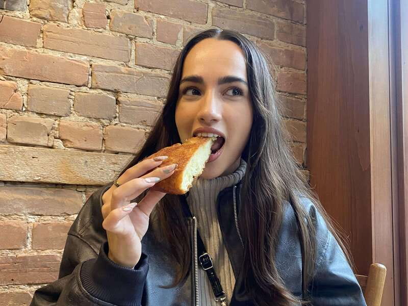 Montréal: Mile End Foodie Tour with Tasting - Practical tips so you finish feeling happy, not stuffed