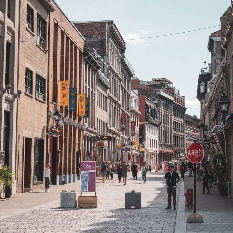 Montreal: Old Montreal Guided Walking Tour - Two hours in Old Montreal that actually helps
