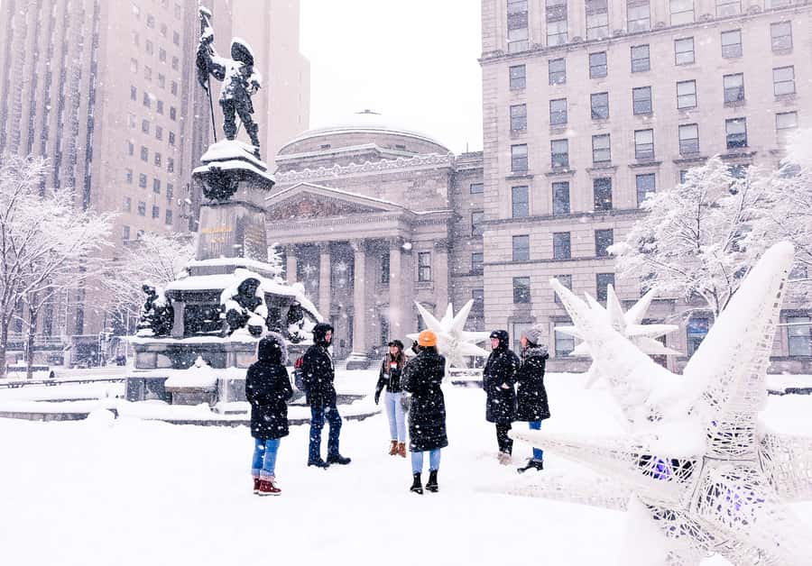 Montreal: Old Montreal Wintertime Express Walking Tour - Why this winter walk works when the cold is winning