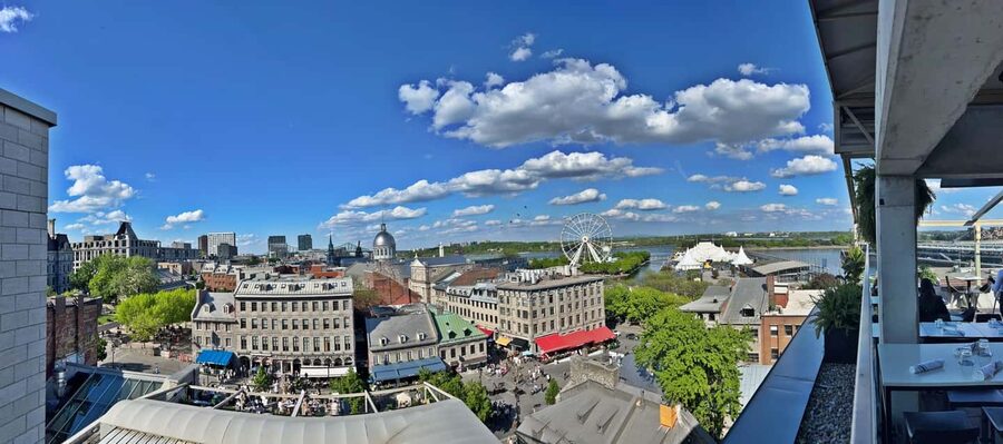 Montreal: Private 2h Walking Tour RESO and Old Montreal - Starting at the Montreal Museum of Fine Arts, with the two-hearts meet point
