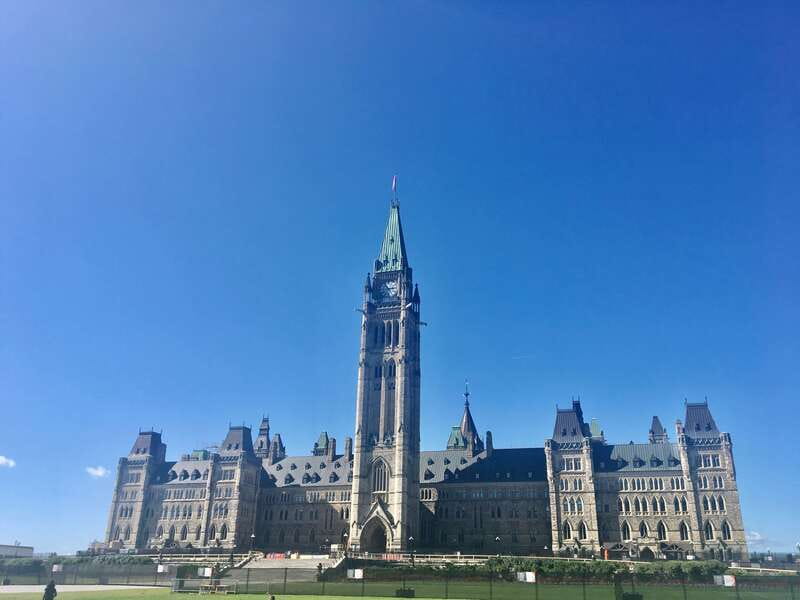 Montreal: Private Day Tour to Ottawa - The comfortable 2-hour drive, plus the small comforts that matter