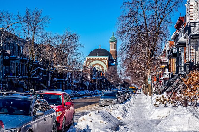 Montreal Private Food Tour – Taste 6+ Dishes in Trendy Mile End - Stop 2 at 160 R. Saint Viateur Est: Montreal Bagels the Local Way