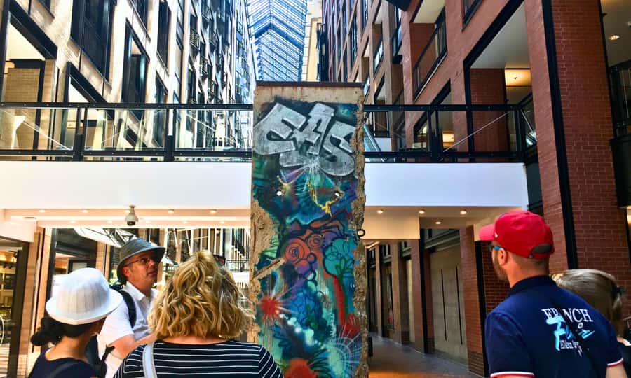Montreal: Private Walking Tour of Downtown & Underground - 2 Hours, Private Pace, and the Right Kind of Flexibility