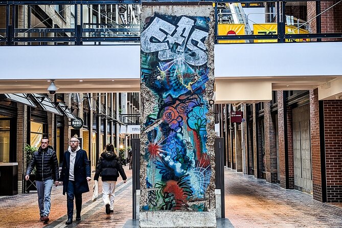Montreal RESO Underground City + Downtown Tour by MTL Detours - Downtown Street-Level Stops That Keep You Oriented