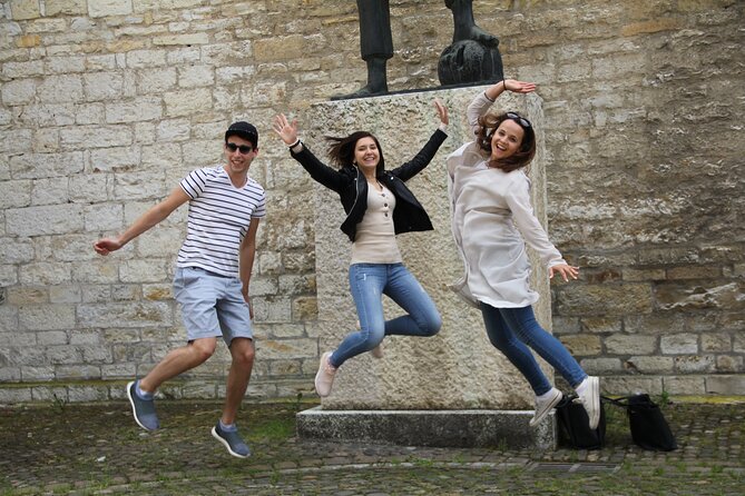 Montréal Scavenger Hunt and City Highlights Walking Tour - Why a Montreal scavenger hunt fits Old Montreal so well
