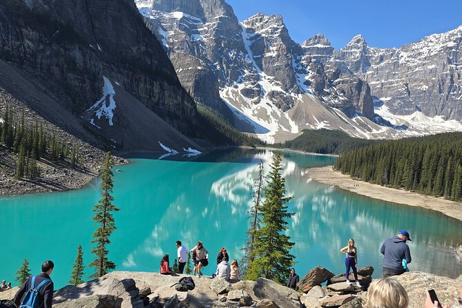 Moraine Lake and Lake Louise Half Day Tour - Moraine Lake access: Ten Peaks drama and short trail time