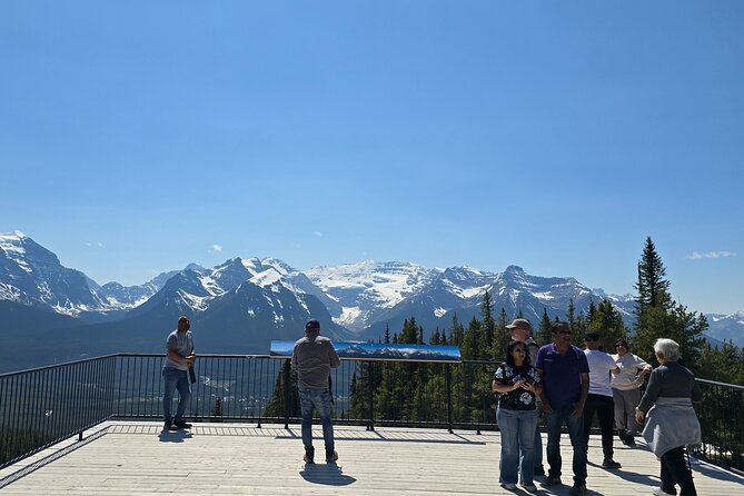 Moraine Lake and Lake Louise Half Day Tour - How the guided road trip improves what you notice