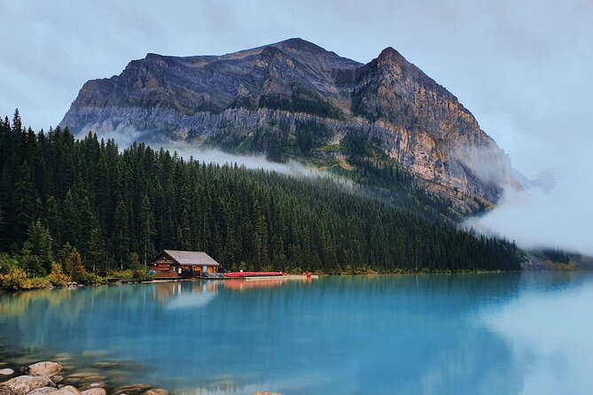 Moraine Lake & Lake Louise Sunset & Wildlife Adventure - What the vehicle and guide setup means for your day