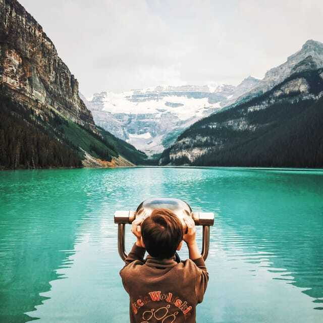 Moraine Lake: Lake Louise & Yoho & Moraine Lake Day Tour - The snowshoe option: a short winter session that changes the day