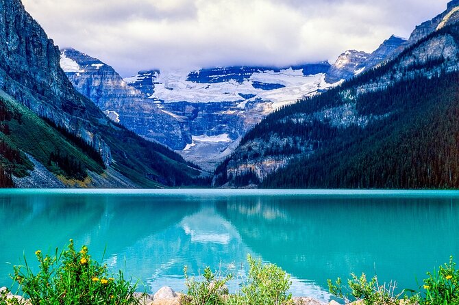 Morning Tour at Moraine Lake(2hrs) & Lake Louise(2hrs) - Moraine Lake: arriving early, Rockpile views, and your 2-hour freedom