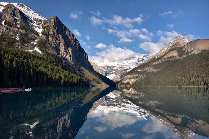 Morning Tour at Moraine Lake(2hrs) & Lake Louise(2hrs) - Morning pickup, Bow Valley Parkway, and the Morant’s Curve pause
