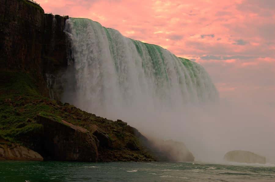Niagara: Boat Tour, Lunch & Maple Syrup Tasting - Lunch plus Maple Leaf Place tasting with CFX Chocolatiers