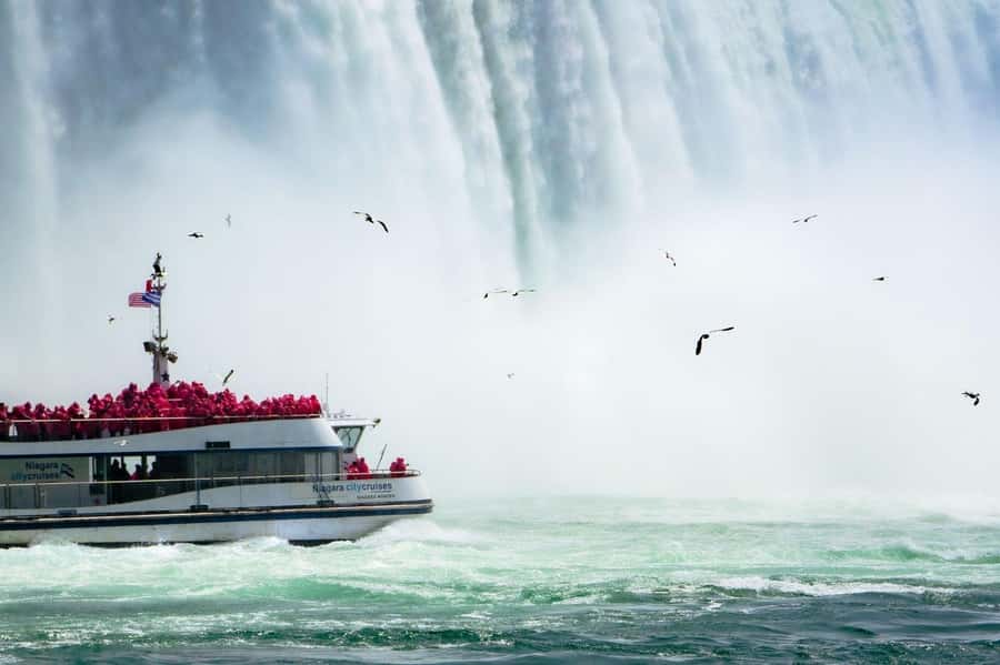 Niagara: Boat Tour, Lunch & Maple Syrup Tasting - Queenston Heights and Niagara Parkway stops you can actually enjoy