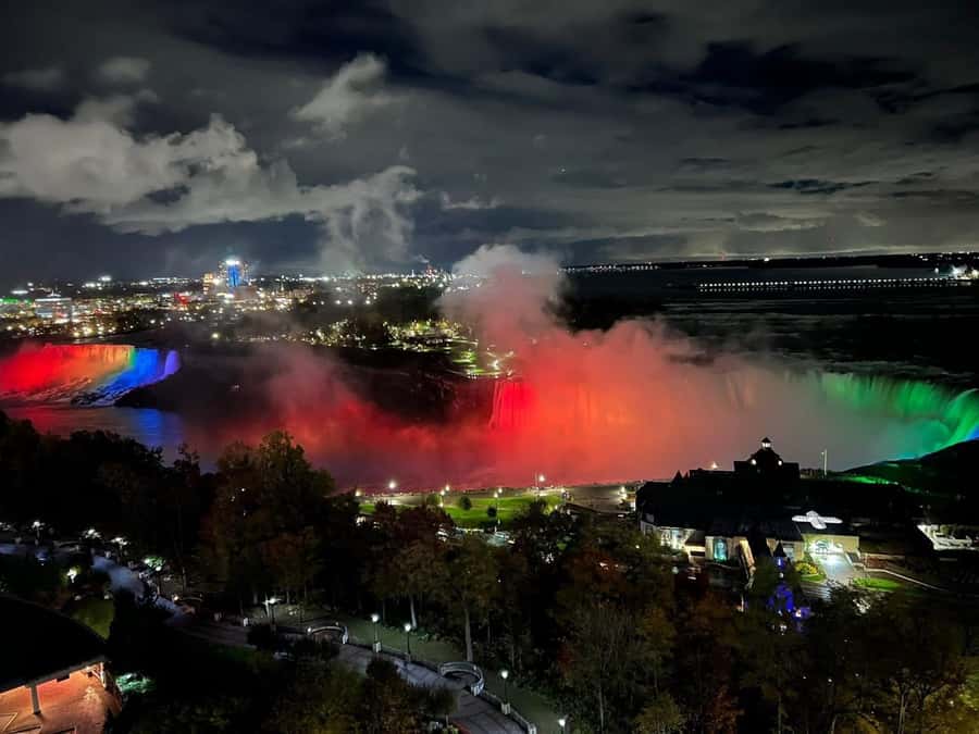 Niagara Falls: Boat Ride, Journey Behind the Falls & Tower - How the timing and group format keep it fun