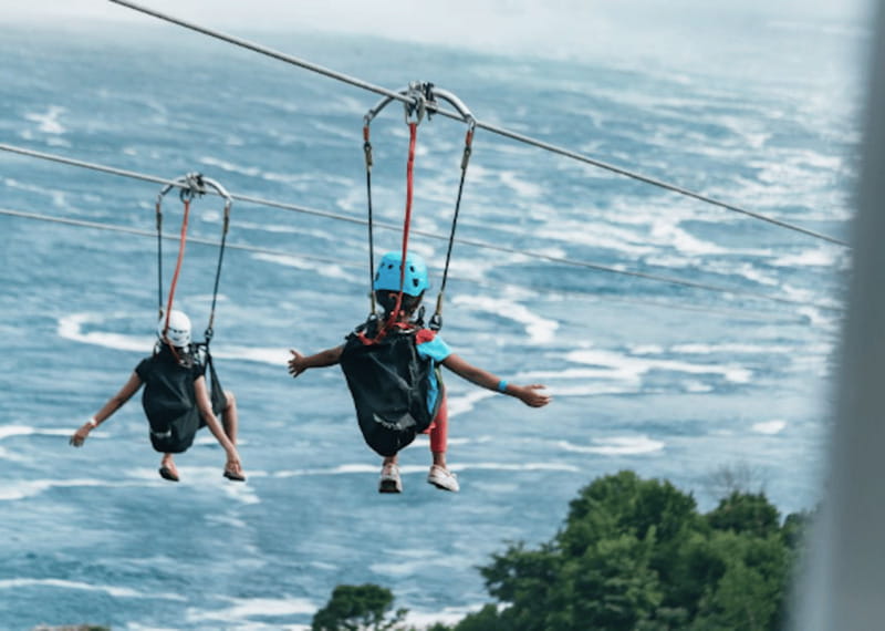 Niagara Falls, Canada: Early Bird Zip Line to The Falls - The Falls Observation Landing Deck for photos you can actually use