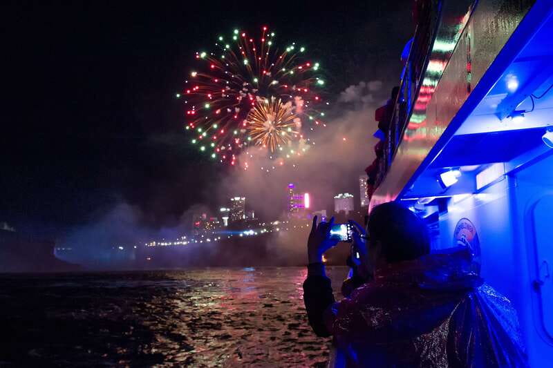 Niagara Falls, Canada: Evening Fireworks Cruise - Key things to know before you go
