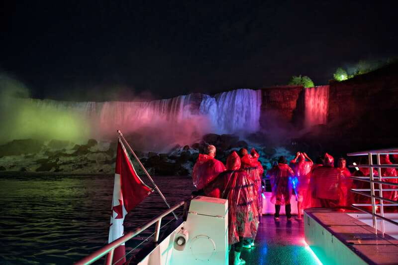 Niagara Falls, Canada: Evening Fireworks Cruise - Getting there and finding the Main Ticket Plaza