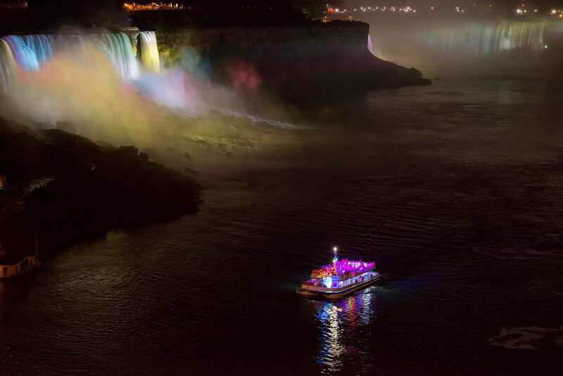 Niagara Falls, Canada: Evening Fireworks Cruise - The Illumination of the Falls: what the night lighting actually does