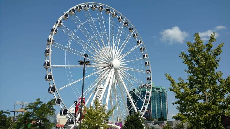 Niagara Falls, Canada: Niagara SkyWheel Ticket - Day vs night: what changes, and which ride is better for you
