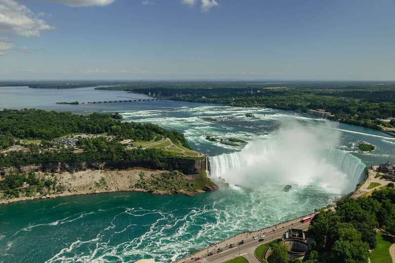 Niagara Falls, Canada: Skylon Tower Observation Deck Ticket - Tower extras: shops, family fun, and a quick souvenir plan