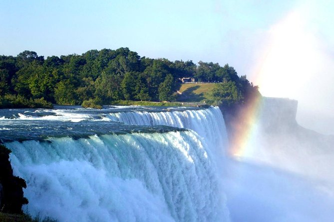 Niagara Falls Day Tour from Toronto Includes Boat Tour and Winery - Niagara College Teaching Winery: a quick taste-stop that can set the tone