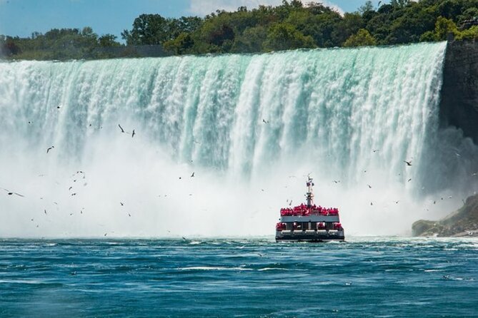 Niagara Falls Day Tour Includes Boat Cruise, Winery Stop & Lunch - Guides and drivers: the difference between a trip and a story