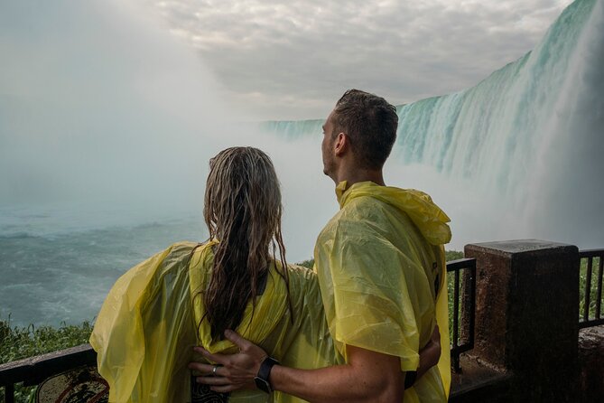 Niagara Falls Festival of Lights Tour from Toronto - Niagara viewpoints at dusk, including Queen Victoria Park
