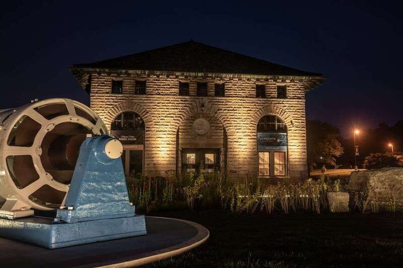 Niagara Falls: Night Tour w/ 3 Course Dinner & Light Show - Value check: is $184 worth it for your Niagara night?