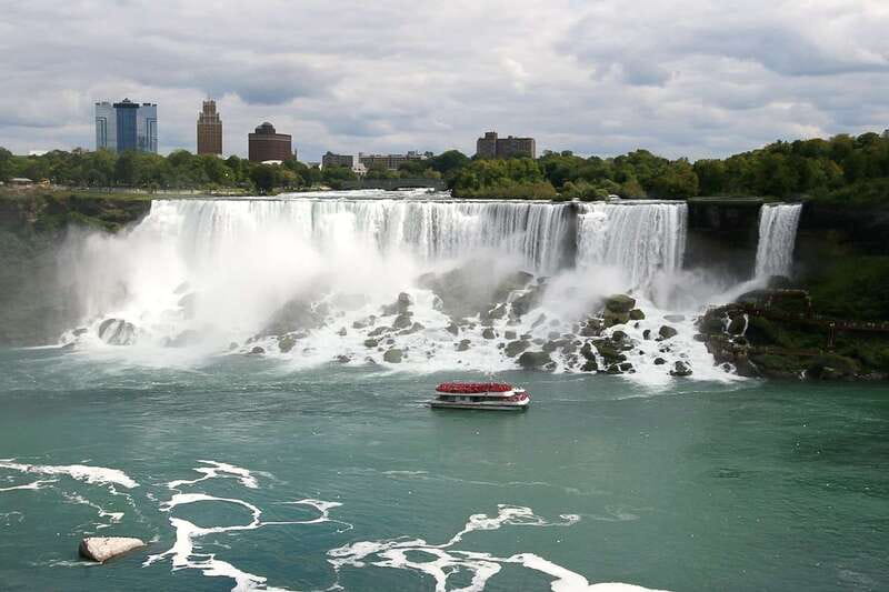 Niagara Falls, ON: Helicopter Ride with Boat & Skylon Lunch - The narrated history stops that make Niagara feel logical