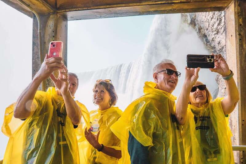 Niagara Falls Tour: Boat Ride, Journey Behind Falls and more - Murray Hill, Queen Victoria Place, and quick photo stops that set the scene